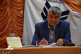 اهل شعار نیستم/ مانع از سلطه عوامل فساد می‌شوم         نماینده منتخب مسجدسلیمان در مجلس شورای اسلامی گفت: مردم می‌دانند اهل شعار و فرافکنی نیستم و وعده داده‌ام در جبهه نبرد اقتصادی، کنار مردم باشم.