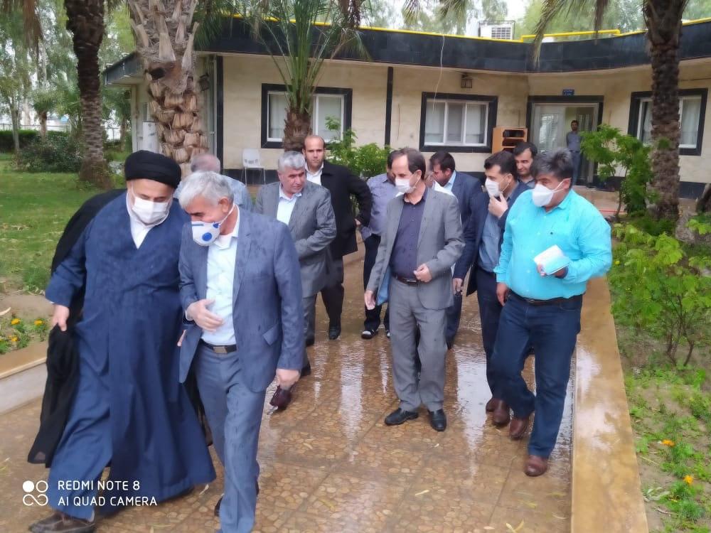 دکتر علیرضا ورناصری در سفر به شهرستان هفتکل از کارخانه سیمان خوزستان و بیمارستان شهدای گمنام هفتکل بازدید کرد